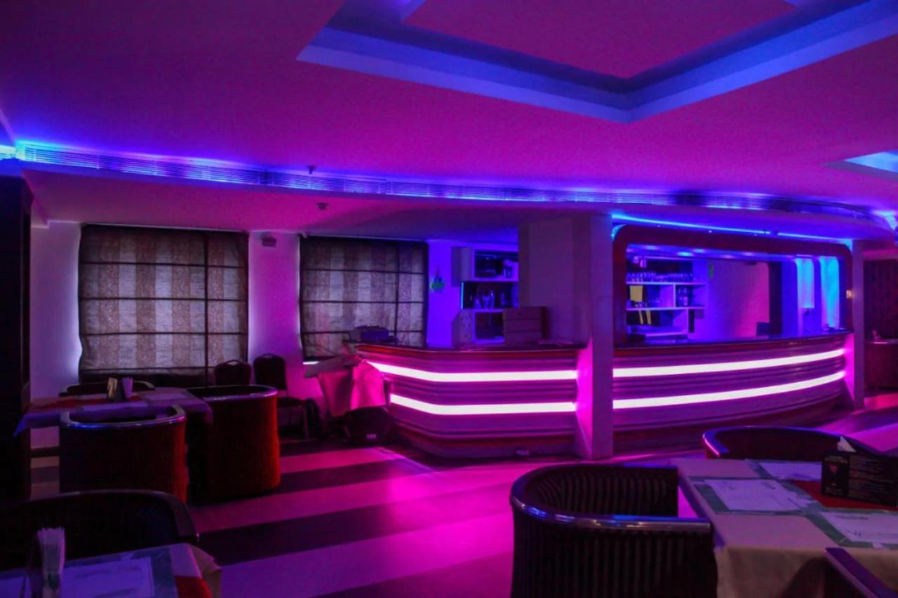 Fabhotel White Dammar Thiruvananthapuram Buitenkant foto